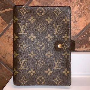 Louis Vuitton Medium Ring Agenda Cover